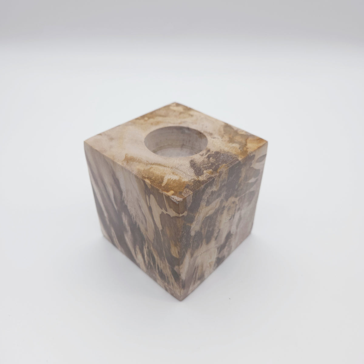 Stor Fyrfadsstage i Forstenet Træ – 9 × 9 cm