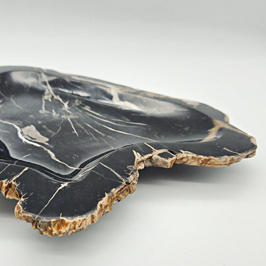 Unikt håndpoleret fad