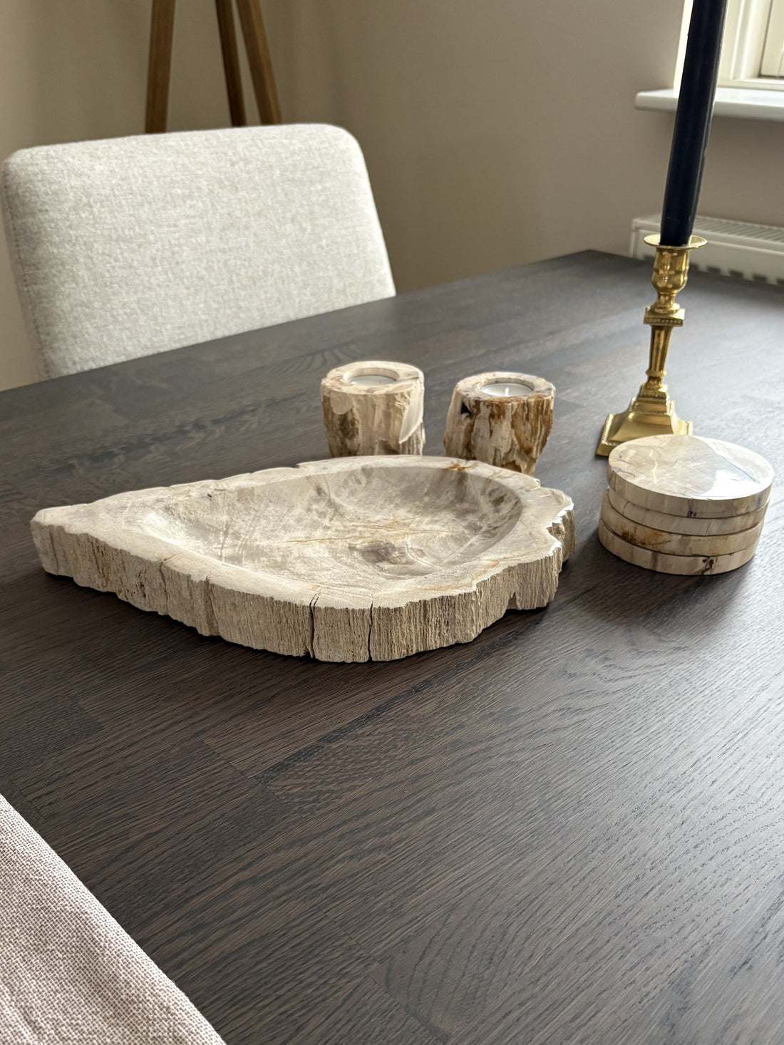 Sådan styler du forstenet træ i et moderne hjem