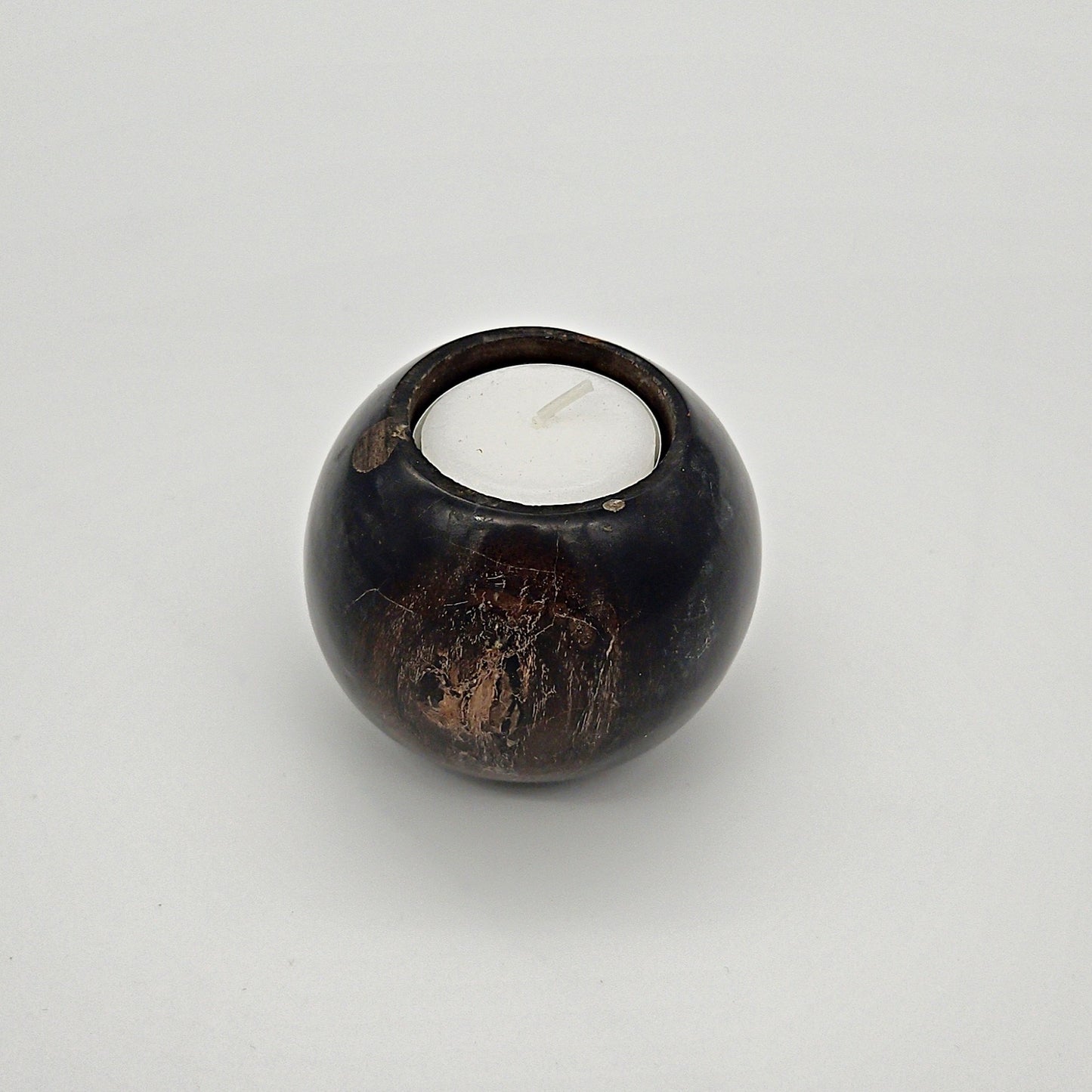 Håndpoleret fyrfadsstage