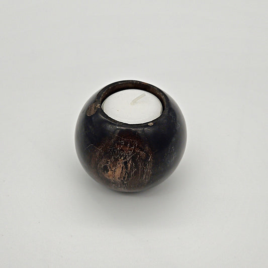 Håndpoleret fyrfadsstage