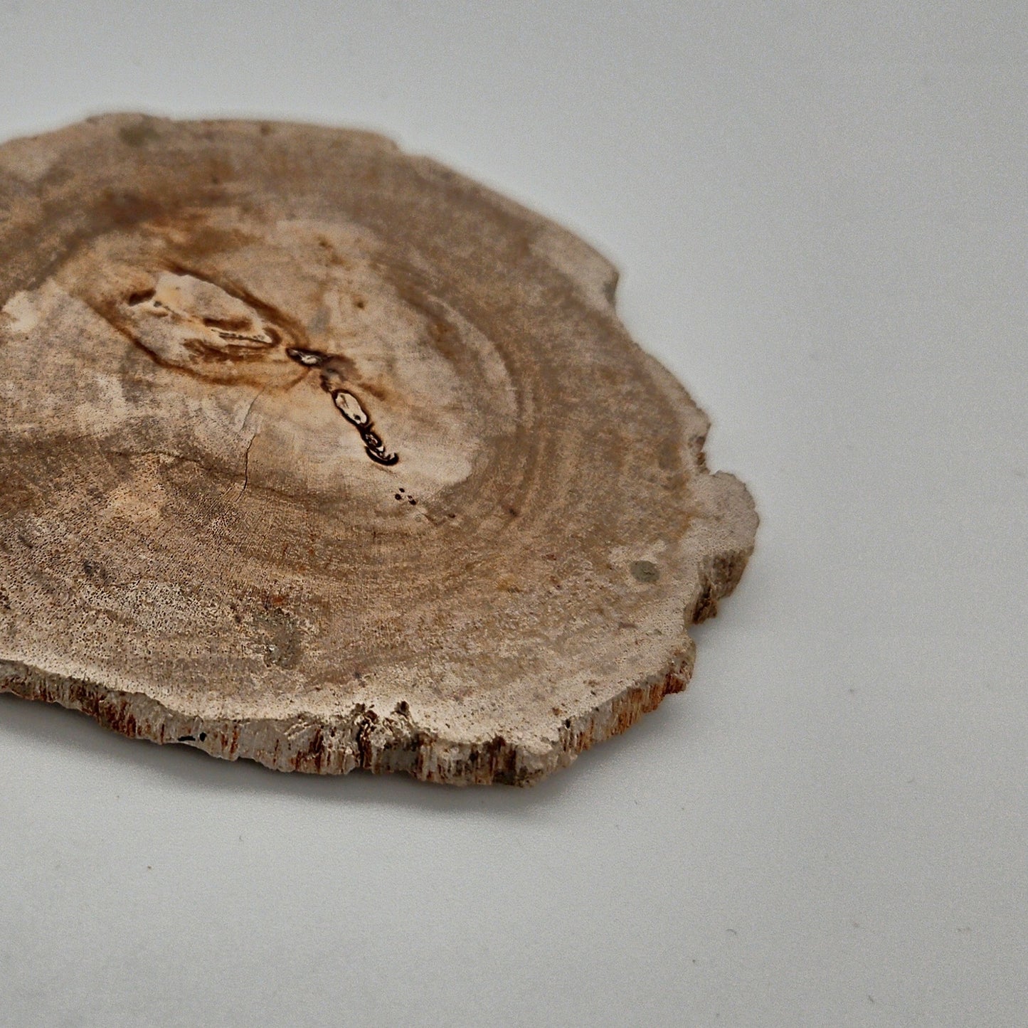 Skulpturel bordskåner