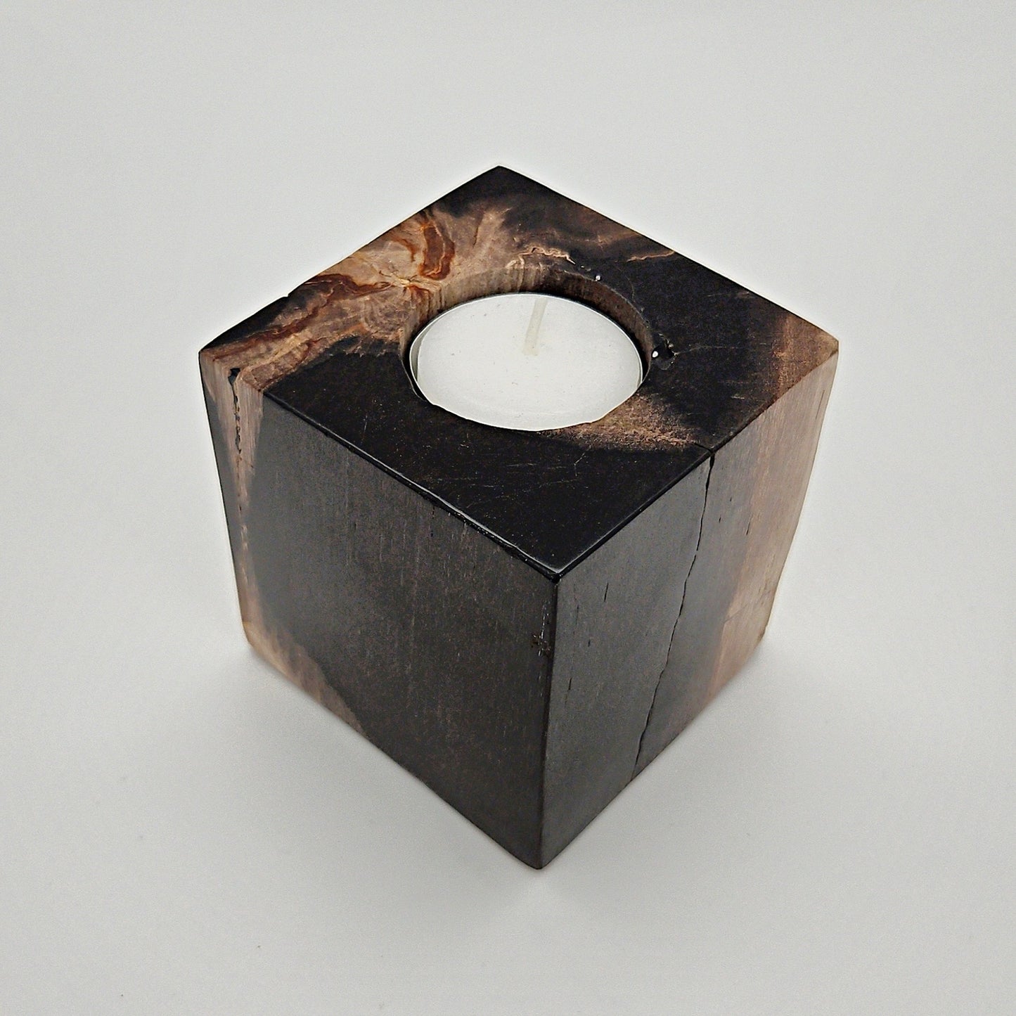 Håndpoleret fyrfadsstage