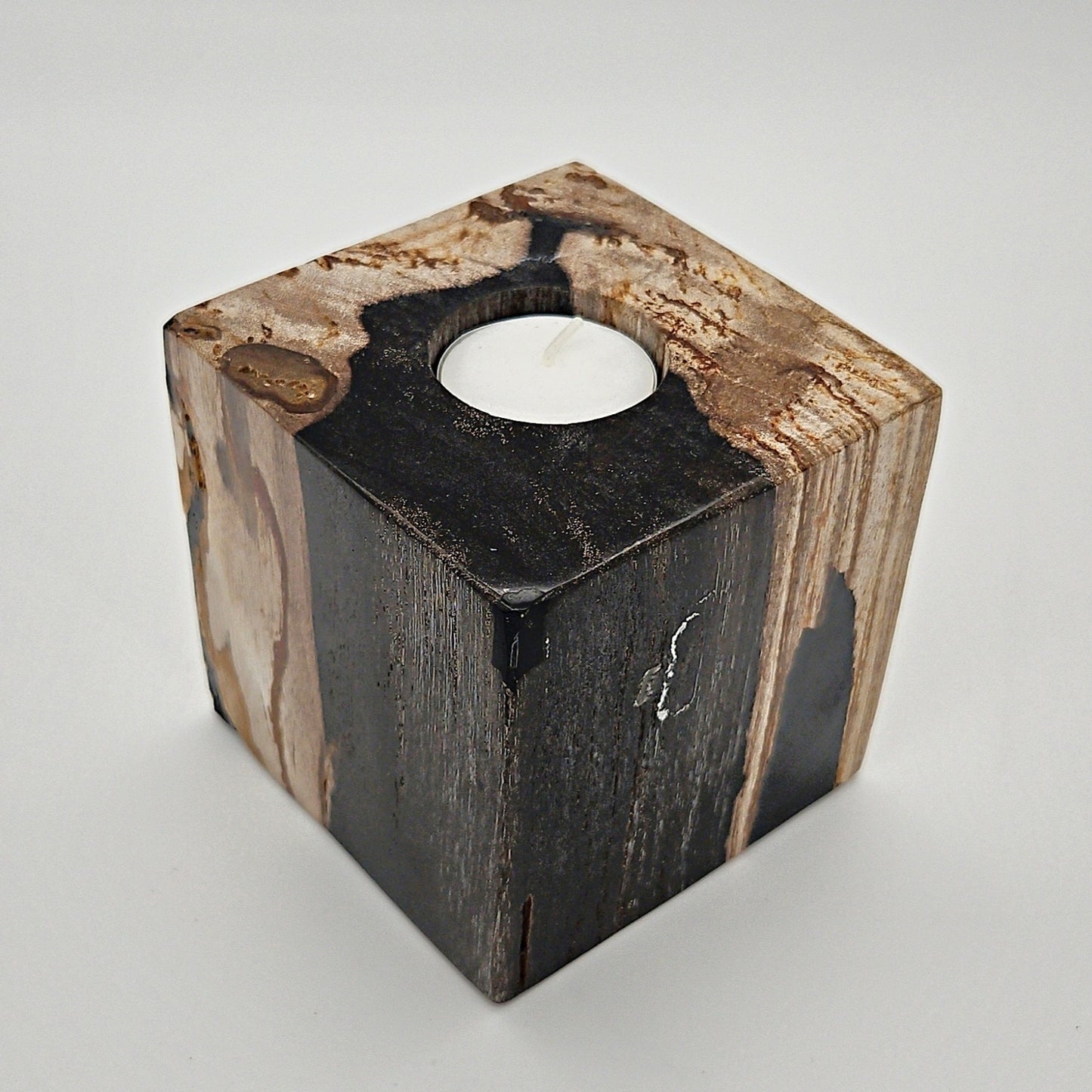 Håndpoleret fyrfadsstage