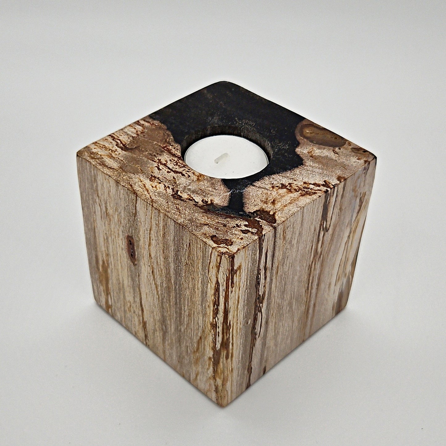 Håndpoleret fyrfadsstage