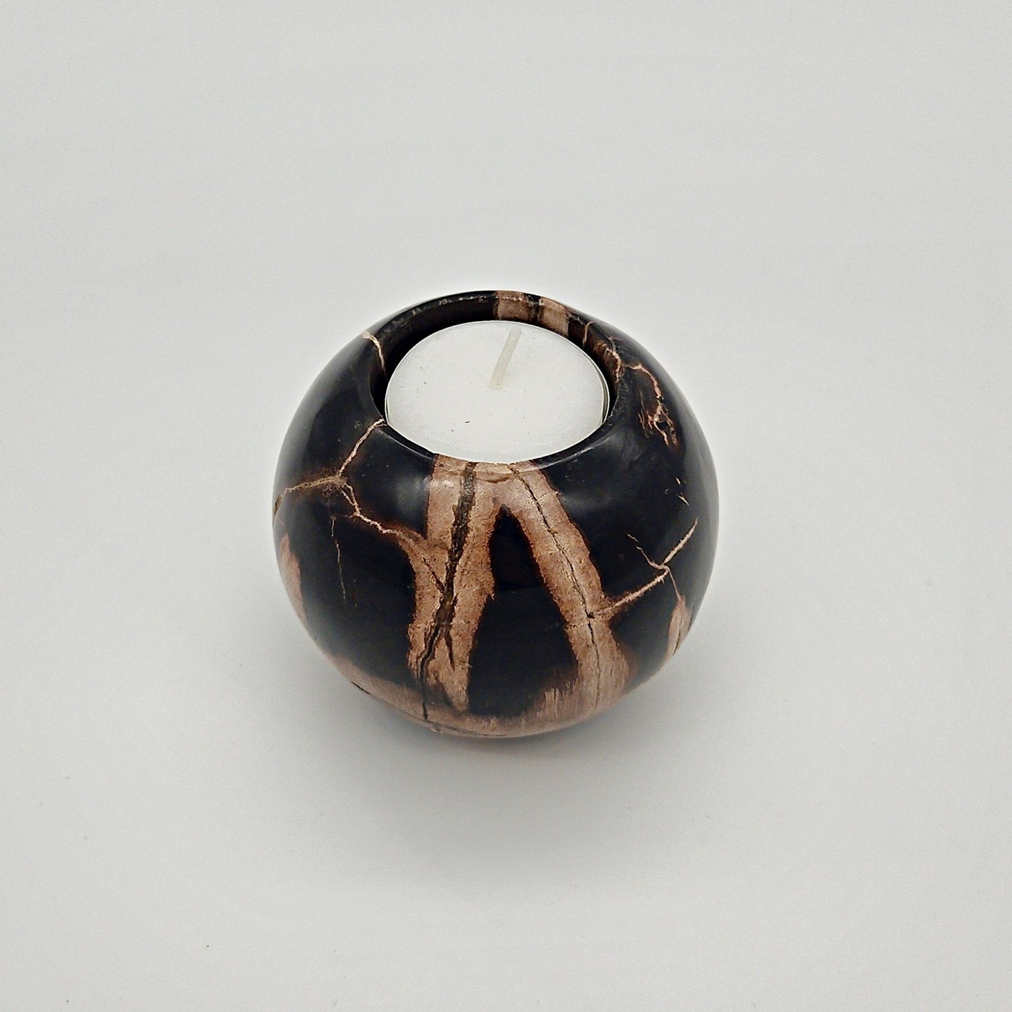 Håndpoleret fyrfadsstage