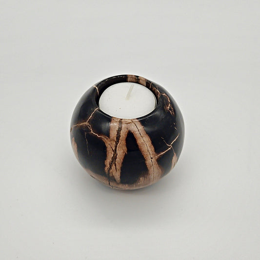 Håndpoleret fyrfadsstage