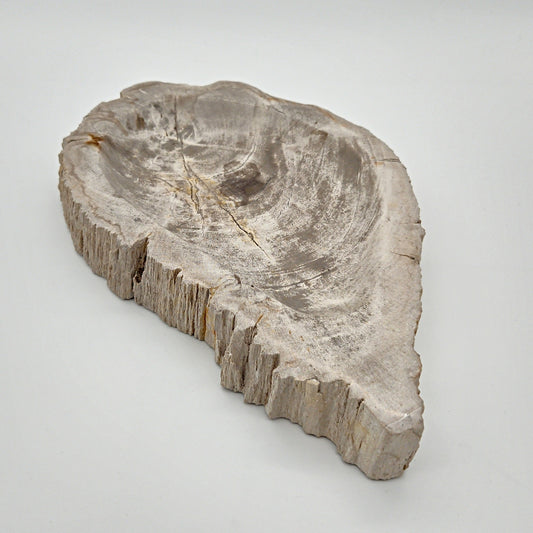 Unikt håndpoleret fad