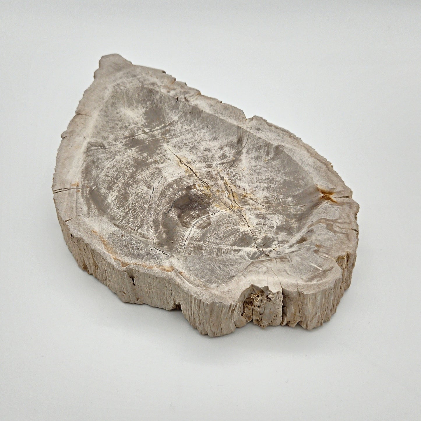 Unikt håndpoleret fad