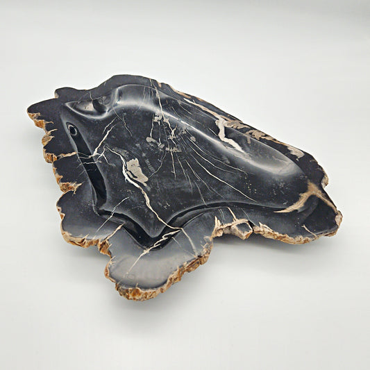 Unikt håndpoleret fad