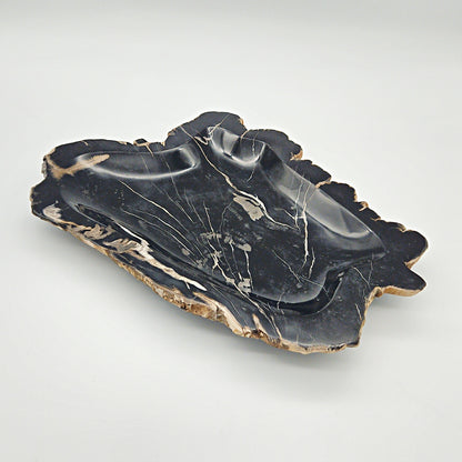 Unikt håndpoleret fad