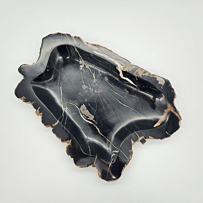 Unikt håndpoleret fad