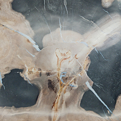 Unikt håndpoleret fad