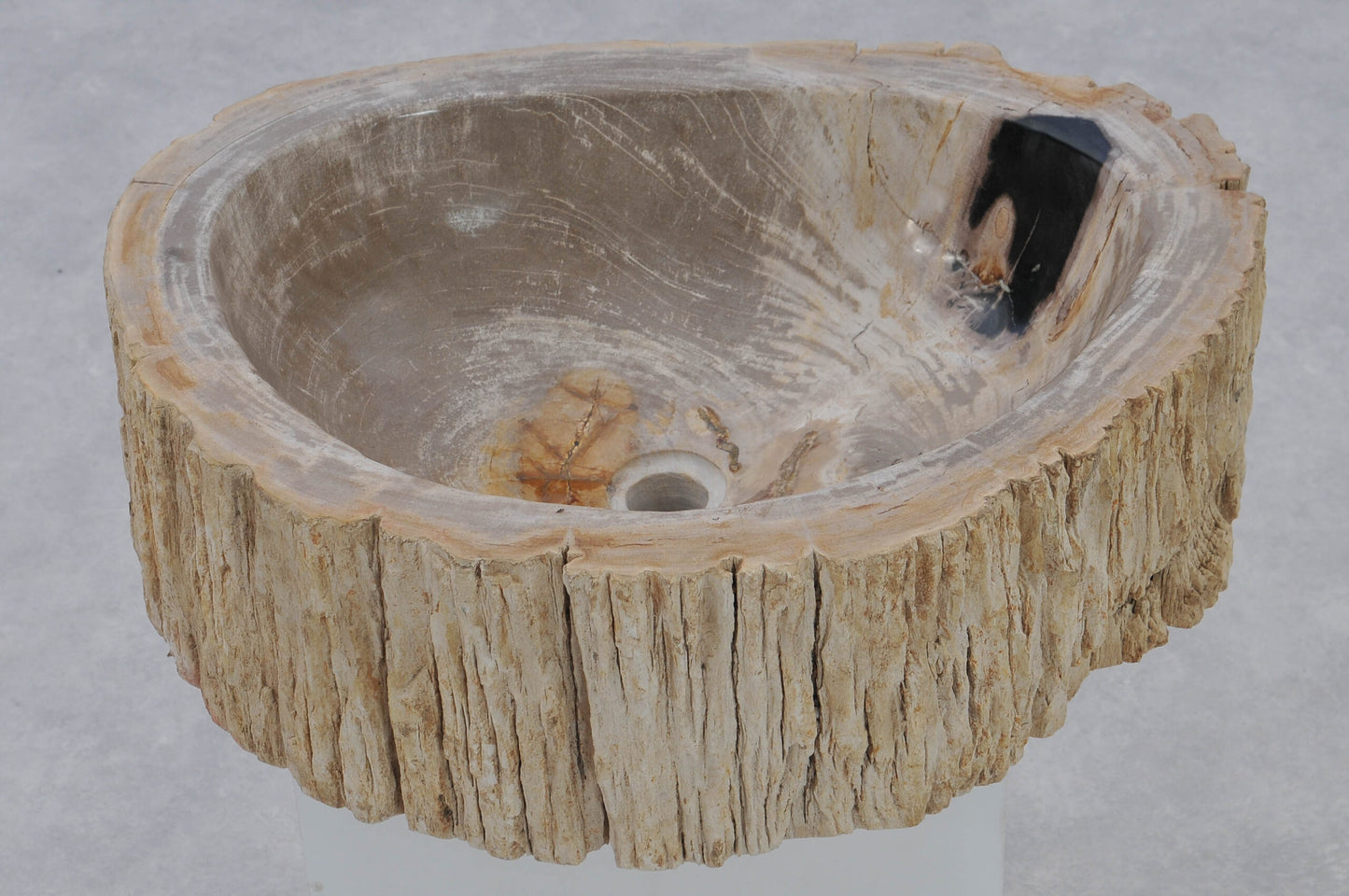 Håndvask i sand- og sorttoner