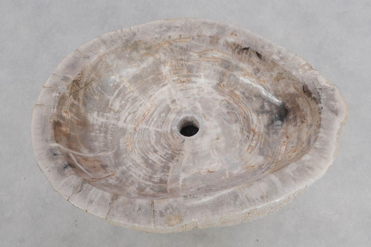 Håndvask i lyse gråtoner med rå kant